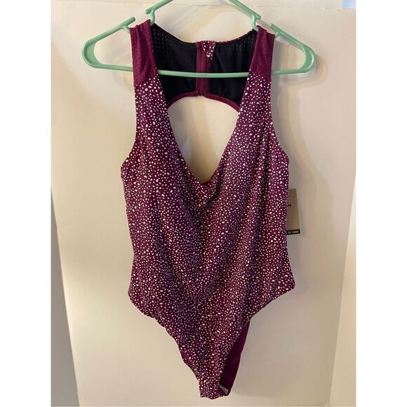 Nike swim suit 1 piece Xl burgundy $92 (move to zero) NEW - Picture 1 of 6